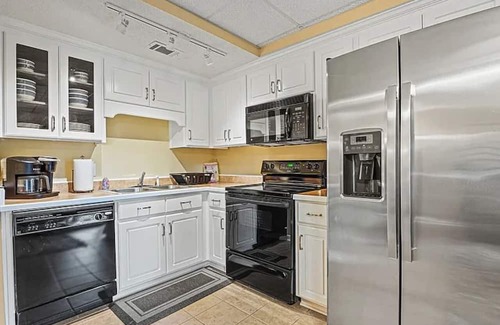 Hardwick Casa | Lake Sinclair Escape - boathouse, 4 bedroom