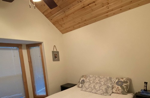 Port Angeles Cabina | Lake Sutherland Chalet Style Tiny House
