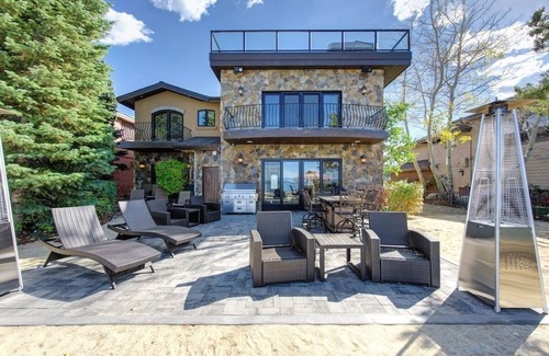 South Lake Tahoe Villa | Lake Tahoe Beachfront Villa with Rooftop Hot Tub
