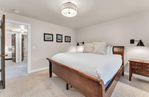 Lake Forest Casa | Lake Tahoe Getaway Close to Beach & Ski Slopes