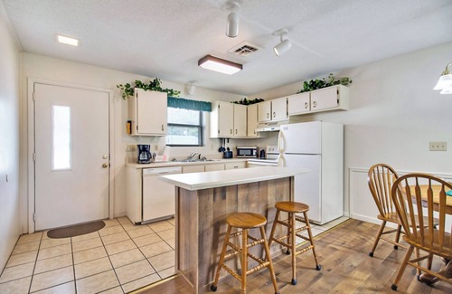Lake Tansi Condominio | Lake Tansi 2BR Sleeps 8, Living Room, Kitchen