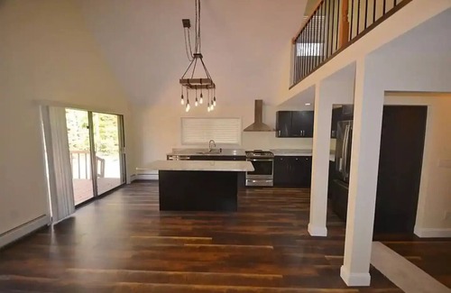 Blandford Casa | Lake, Tennis, Beach Access, Skiing, Kayaking, Fishing
