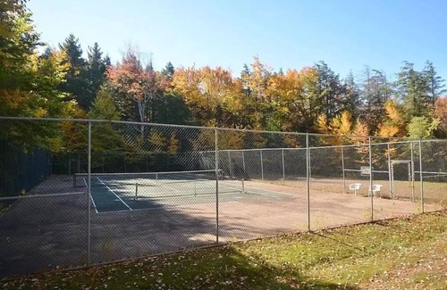 Blandford Casa | Lake, Tennis, Beach Access, Skiing, Kayaking, Fishing