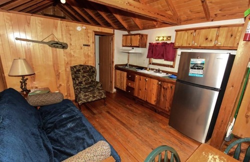 Mead Cabina | Lake Texoma Cedar Cabin - Striper King