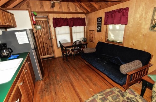 Mead Cabina | Lake Texoma Cedar Cabin - Striper King