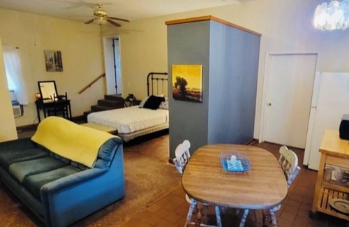Mead Apartamento | Lake Texoma is 2 minutes away from this cozy studio apartment.