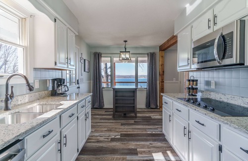 Lakeview Casa | Lake Therapy- Best views of Bull Shoals Lake/White River area!