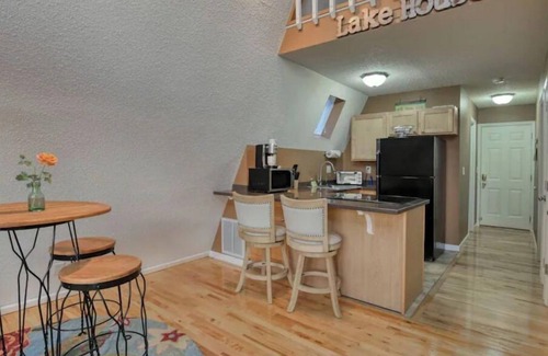 Andersonville Cabina | Lake Therapy