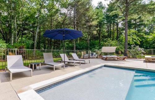 Saugatuck Villa | Lake Trail Treehouse