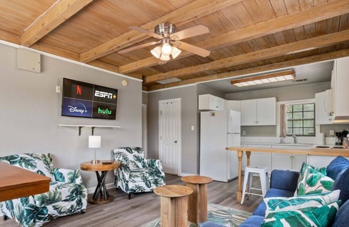 Leander Cabina | Lake Travis 2BR #8 : Free waterpark+walk to lake