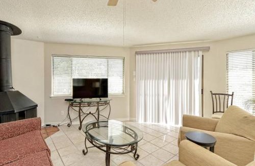 Lakeway Casa | Lake Travis Bungalow Casita Golden Rod #2