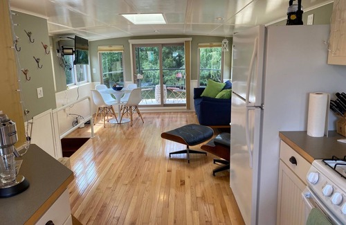 Seattle Alquiler De Eote | Lake Union Houseboat with Space Needle Views