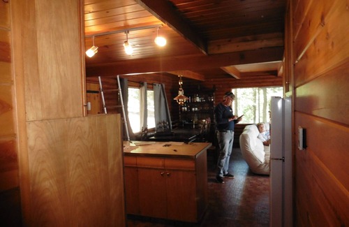 Lake Almanor Country Club Cabina | Lake Almanor County Club sleeps ten people beautiful view of lake off huge deck