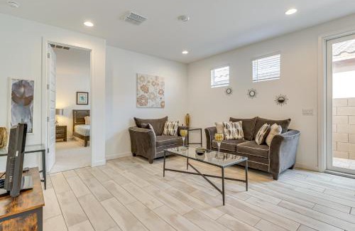Pinal County Apartamento | Lake and Mtn Views Modern Apache Junction Getaway