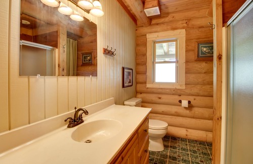 Ely Cabina | Lake Vermilion Cabin w/ Private Dock + Fire Pit!