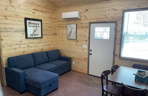 Grove Cabina | Lake view 2 bedroom cabin that sleeps 6. Private deck and fire pit area.