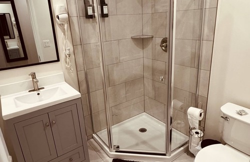 Downtown Los Angeles Cabaña | LAKE VIEW 3b/3.5b Central to DTLA/HOLLYWOOD. Famous Sunset Blvd 3 min walk.