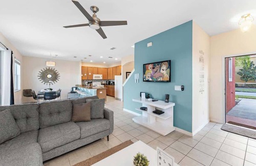Bellavida Casa | Lake View and Private Pool 4BR at Bella Vida