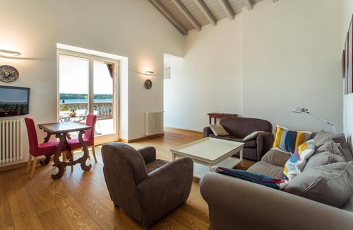 Gardone Riviera Apartamento | RANDOM LISTING