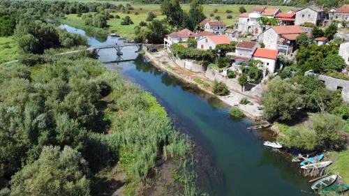 Dodosi Apartamento | Lake View Apartment Dodosi