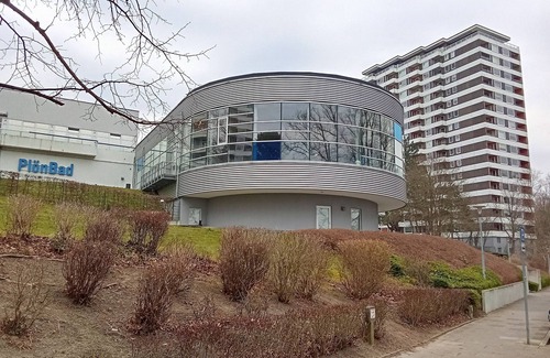 Ploen Apartamento | Lake view apartment next to the indoor swimming pool, 2 free bicycles, pet friendly