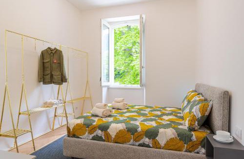 Lierna Apartamento | Lake View Apartment with Pool, Garden and Parking