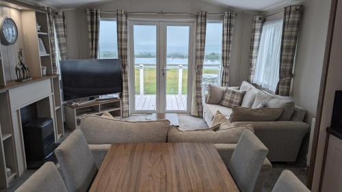 Longridge Otro | Lake View - Beacon Fell View Holiday Park