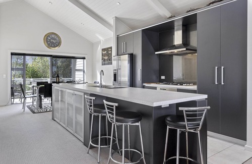 Taupo Cabaña | Bay Bliss - Lake Taupo Holiday Home