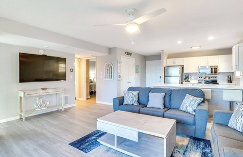 Lake of the Ozarks Apartamento | Lake View & Boat Slip: Osage Beach Retreat!