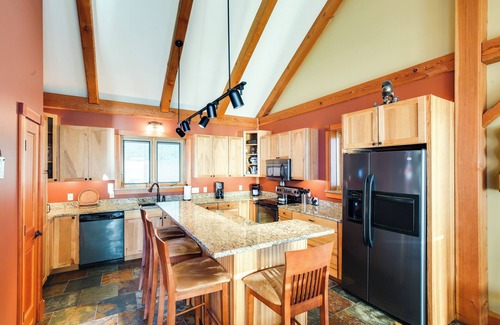 St. Albans Casa | Waterfront Lake Champlain Home w / Bañera de hidromasaje y sauna!