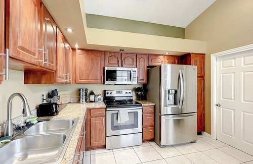 Meadow Woods Casa | Lake View Charmer l Private Pool l Pets l Disney
