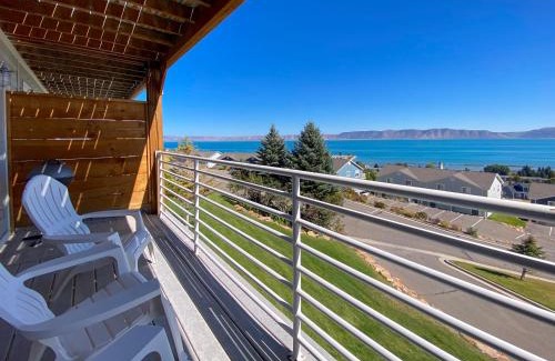 Harbor Village Casa | Lake View Condo 890 3