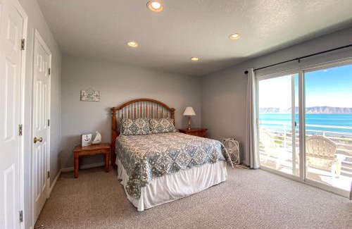 Harbor Village Casa | Lake View Condo 890 3