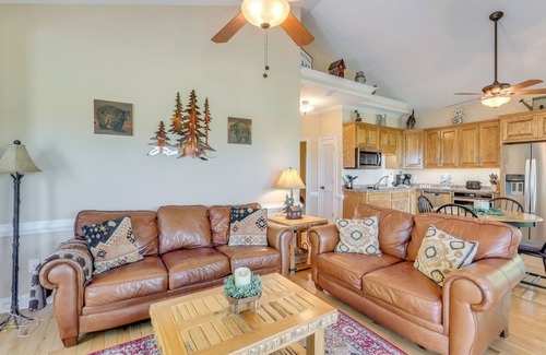 Hiawassee Condominio | Lake-View Condo with Covered Deck in Hiawassee!