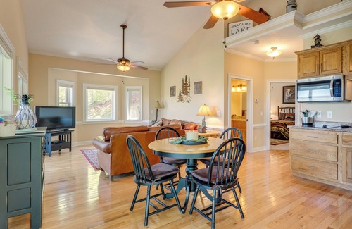 Hiawassee Condominio | Lake-View Condo with Covered Deck in Hiawassee!