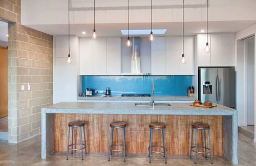 Quindalup Casa | Lake View—Contemporary Comforts meets Nature