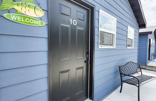 Monticello Cabaña | Lake View Cottage - 2 Bedroom w/Kitchenette. Family Friendly!