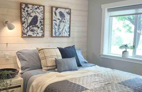 Agassiz Casa | Lake View Cottage in Agassiz