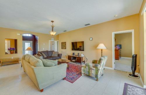 Crescent Lakes Casa | Lake-View Escape with Lanai in Kissimmee!