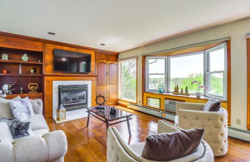 Long Pond Casa | Lake-View Gem with Game Room in Long Pond!