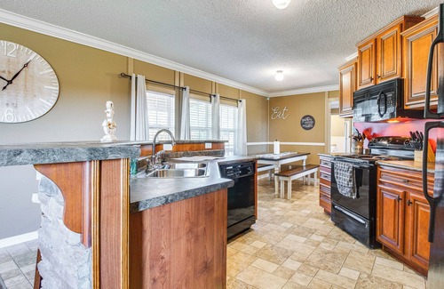 Mountain Home Casa | Lake-View Getaway w/ Grill in Mountain Home!