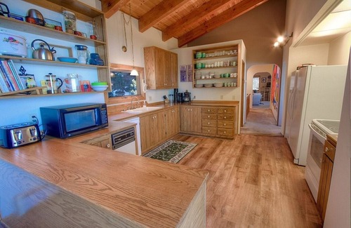 Glenbrook Casa | Lake View Glen 4 Bedroom Home by RedAwning