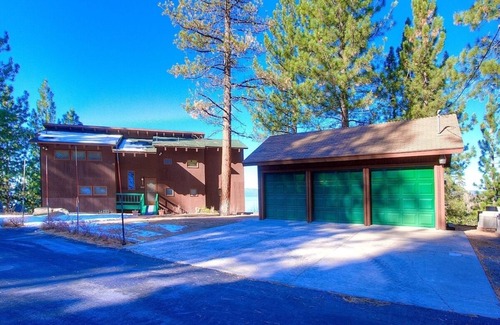 Glenbrook Casa | Lake View Glen 4 Bedroom Home by RedAwning