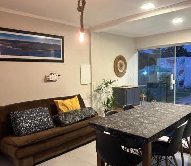 Praia do Rosa Casa | Lake View Guest House
