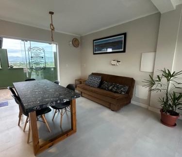 Praia do Rosa Casa | Lake View Guest House
