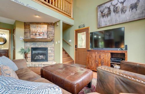 Blue Eye Casa | Lake-View Home in Blue Eye with Hot Tub and Fire Pit!