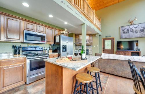 Blue Eye Casa | Lake-View Home in Blue Eye with Hot Tub and Fire Pit!