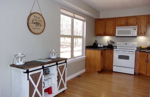 Bronston Casa | Lake View Home on Beautiful Lake Cumberland - Watson's INN the Woods