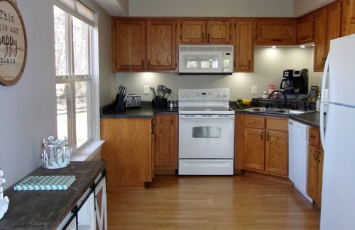 Bronston Casa | Lake View Home on Beautiful Lake Cumberland - Watson's INN the Woods
