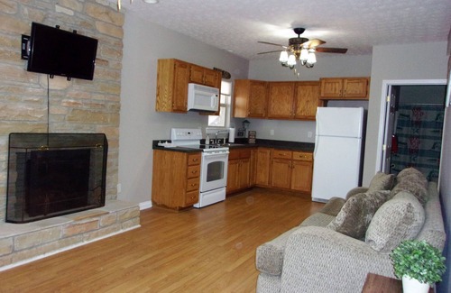 Bronston Casa | Lake View Home on Beautiful Lake Cumberland - Watson's INN the Woods